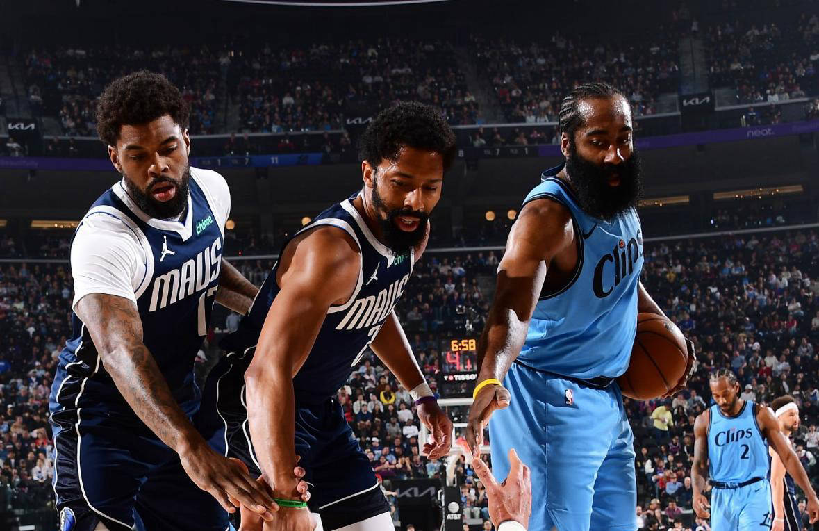 半岛体育 -哈登赛事官方发布比分优势明显新规，独行侠争议不断！的简单介绍