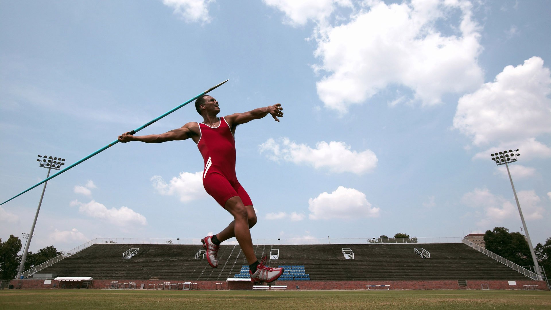 钻石联赛半决赛爆出冷门!北京国安血战密尔沃基雄鹿,争冠形势突变